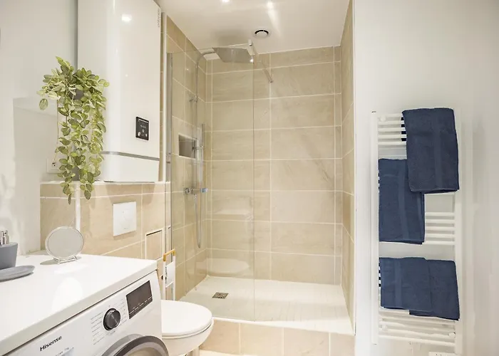 White Croco - Confort & * Troyes